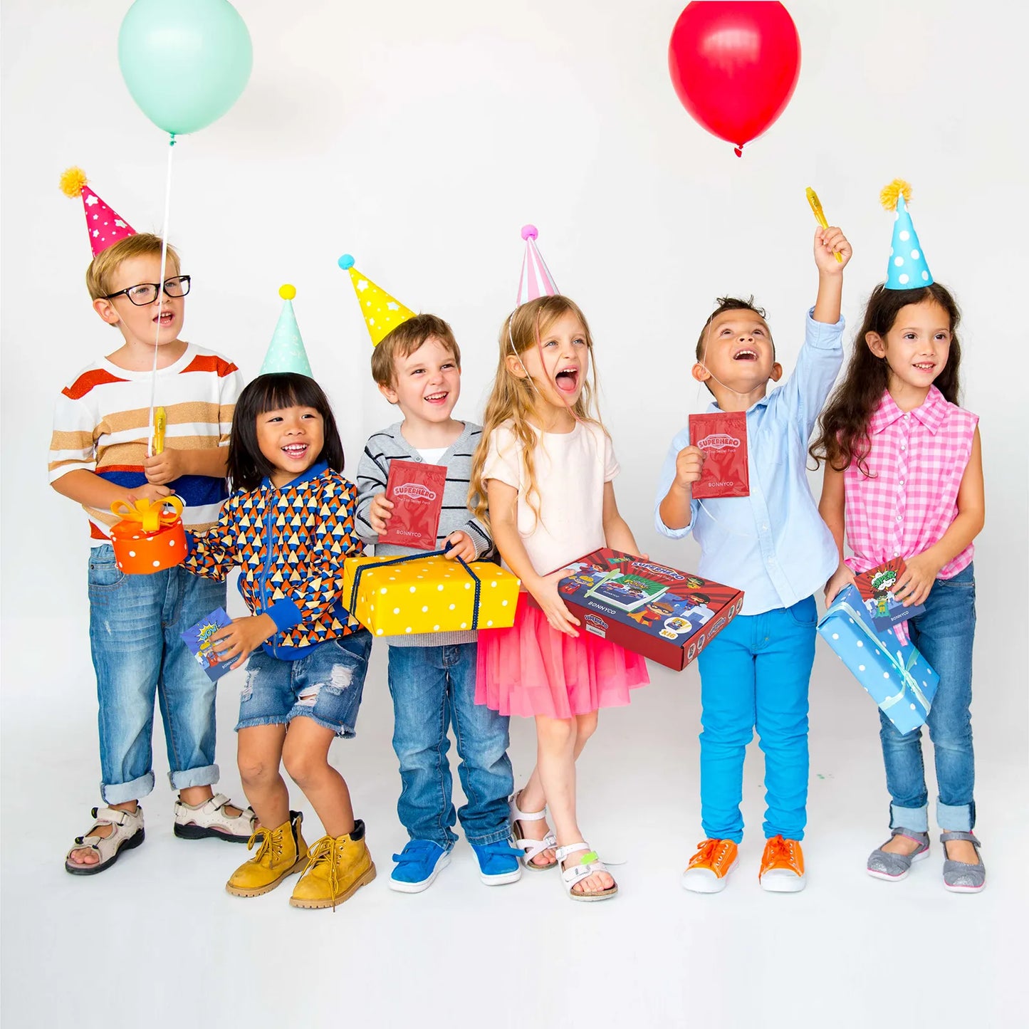 Cuadernos con Rotuladores de Tinta Invisible y Luz UV - Superhéroes